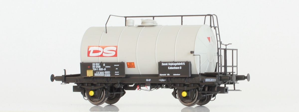 Dekas DK-871037 - H0 - Kesselwagen 23 RIV DS, DSB, Ep. IV